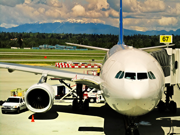 Air TransAt - Vancouver Airport